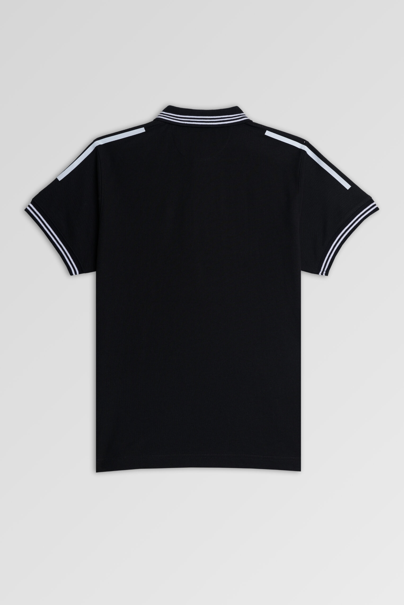 Black & white T-shirt - Image 3